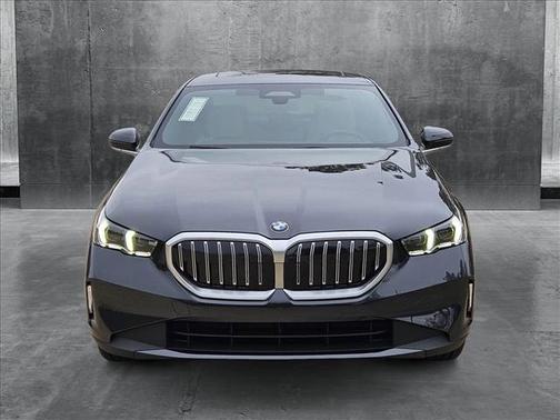 2025 BMW 530 i