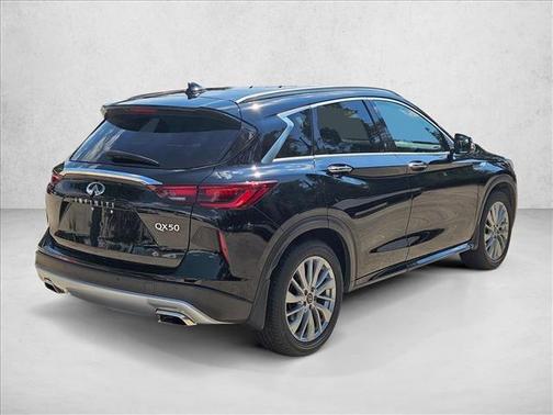 2023 INFINITI QX50 LUXE