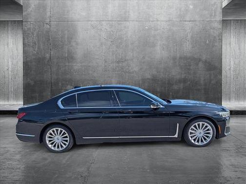 2021 BMW 740 740i
