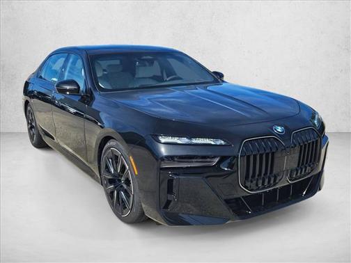 2026 BMW 750e i xDrive