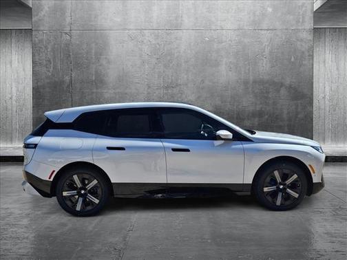 2025 BMW iX xDrive50
