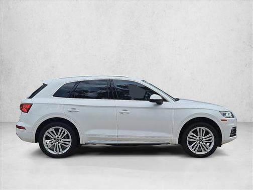 White 2019 Audi Q5 2.0T Premium Plus
