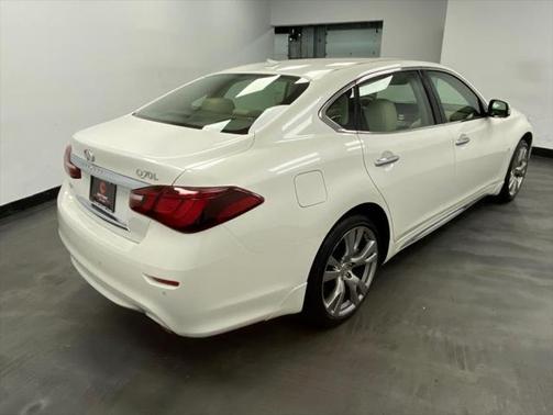 2016 INFINITI Q70L 3.7X