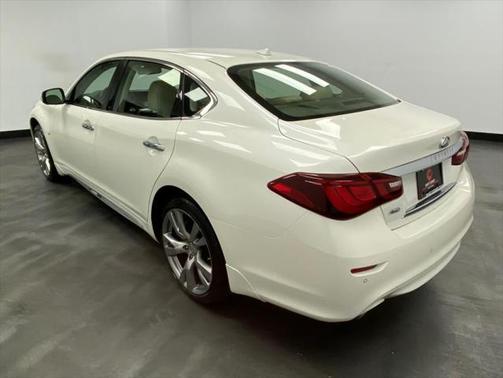 2016 INFINITI Q70L 3.7X