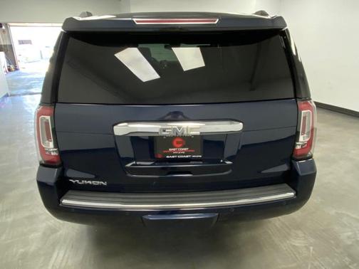 Dark Sapphire Blue Metallic 2019 GMC Yukon Denali
