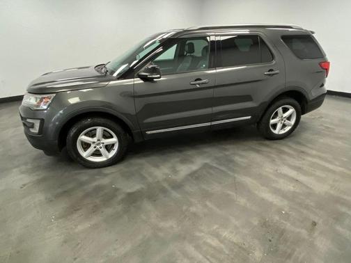 Magnetic Metallic 2017 Ford Explorer XLT