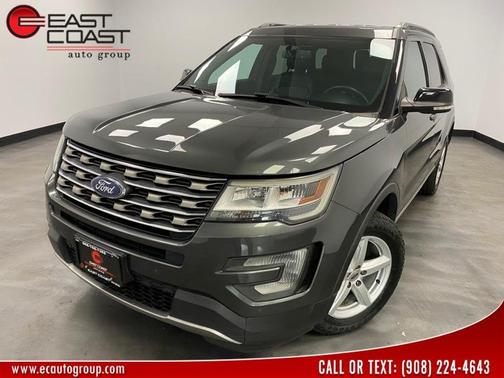 Magnetic Metallic 2017 Ford Explorer XLT