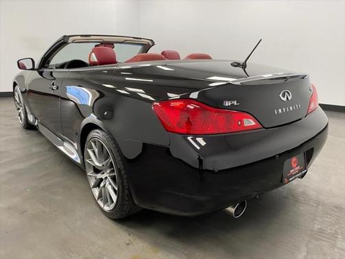 2015 INFINITI Q60 Base