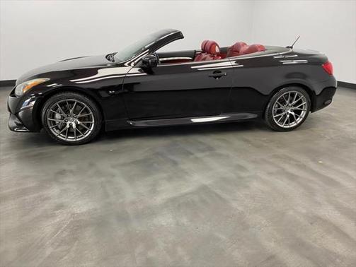 2015 INFINITI Q60 Base