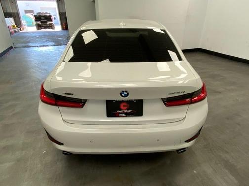 Mineral White Metallic 2019 BMW 330 xDrive