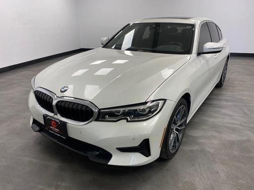 Mineral White Metallic 2019 BMW 330 xDrive