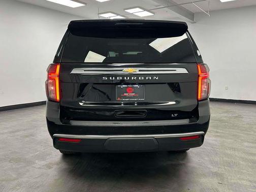 Black 2022 Chevrolet Suburban LT