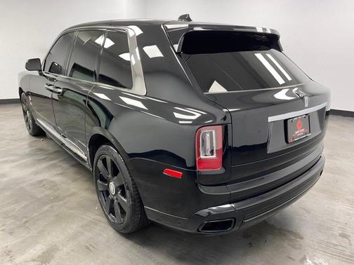 Black Diamond 2019 Rolls-Royce Cullinan Sport Utility