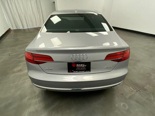 Cuvee Silver Metallic 2015 Audi A8 4.0T