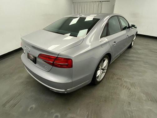 Cuvee Silver Metallic 2015 Audi A8 4.0T