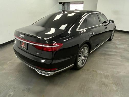 Mythos Black Metallic 2019 Audi A8 55 TFSI quattro