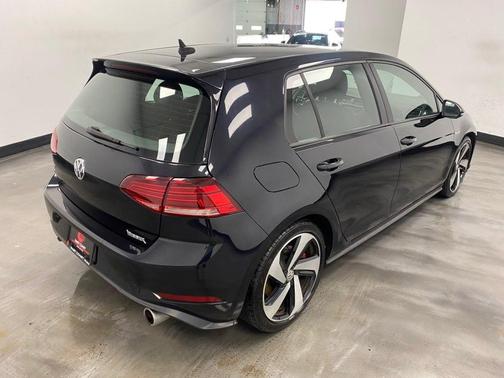 Deep Black Pearl 2020 Volkswagen Golf 1.4T TSI