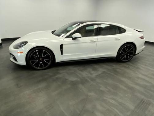 2018 Porsche Panamera 4