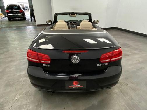 Deep Black Pearl 2016 Volkswagen Eos Komfort Edition