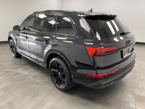 2021 Audi Q7 45 Premium Plus