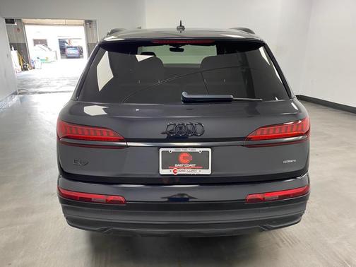 2021 Audi Q7 45 Premium Plus