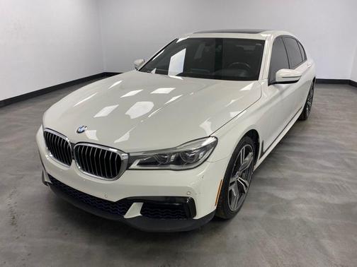 Alpine White 2016 BMW 750 i xDrive