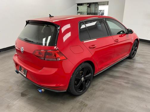 2017 Volkswagen Golf GTI 2.0T S 4-Door