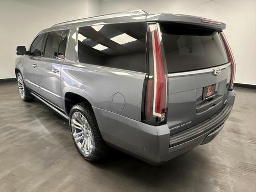 2018 Cadillac Escalade ESV Platinum