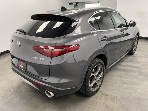 Vesuvio Gray Metallic 2019 Alfa Romeo Stelvio Ti Sport