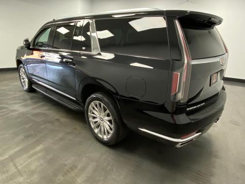 2022 Cadillac Escalade ESV Premium Luxury
