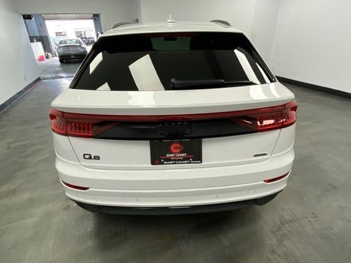 Carrara White 2022 Audi Q8 55 Premium
