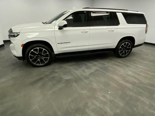 2023 Chevrolet Suburban RST