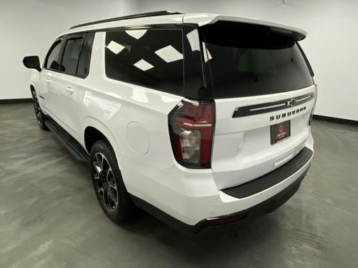 2023 Chevrolet Suburban RST