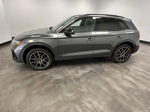 Daytona Gray Pearl Effect 2023 Audi SQ5 3.0T Prestige
