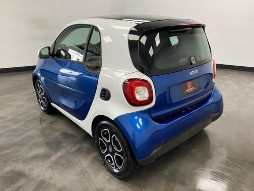 Midnight Blue Metallic 2017 smart ForTwo prime
