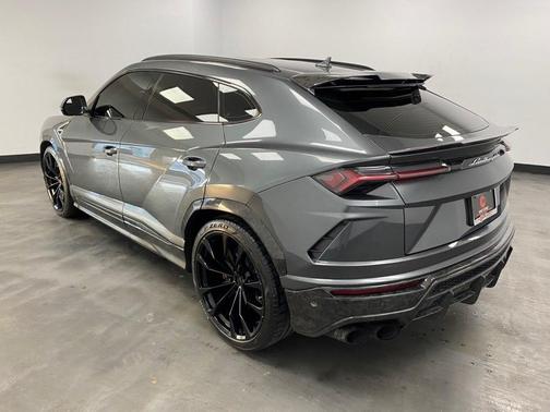 2019 Lamborghini Urus AWD