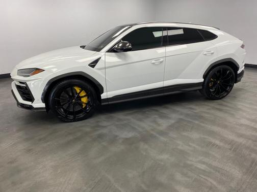 2019 Lamborghini Urus AWD