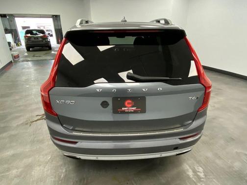 Osmium Grey Metallic 2017 Volvo XC90 T6 Momentum