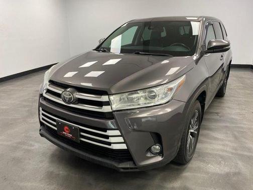 Predawn Gray Mica 2017 Toyota Highlander LE Plus