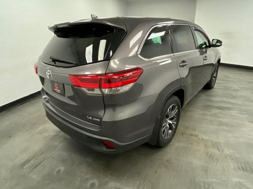 Predawn Gray Mica 2017 Toyota Highlander LE Plus