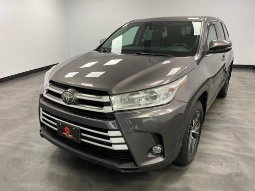Predawn Gray Mica 2017 Toyota Highlander LE Plus