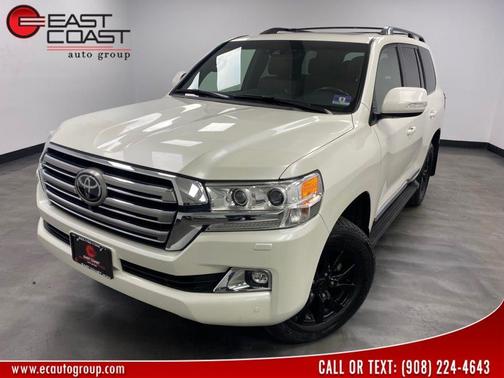 2017 Toyota Land Cruiser Base