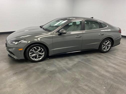 2022 Hyundai SONATA SEL