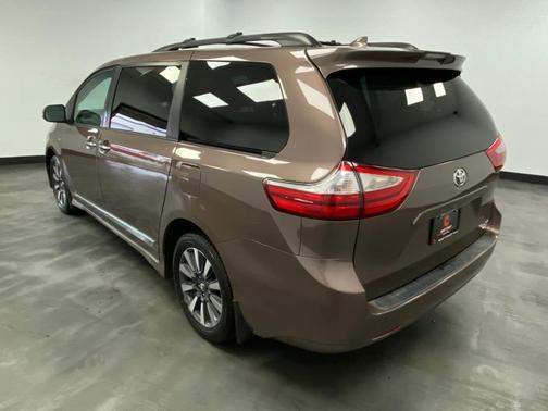 2018 Toyota Sienna Limited Premium