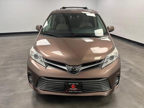 2018 Toyota Sienna Limited Premium