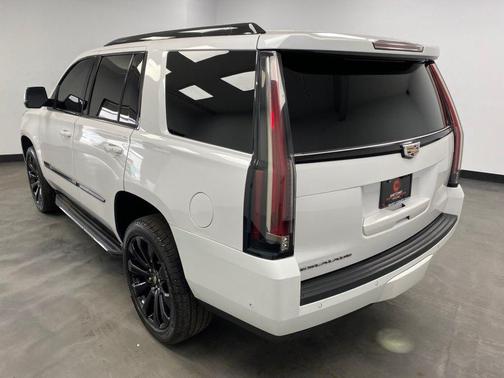 Crystal White Tricoat 2019 Cadillac Escalade Luxury