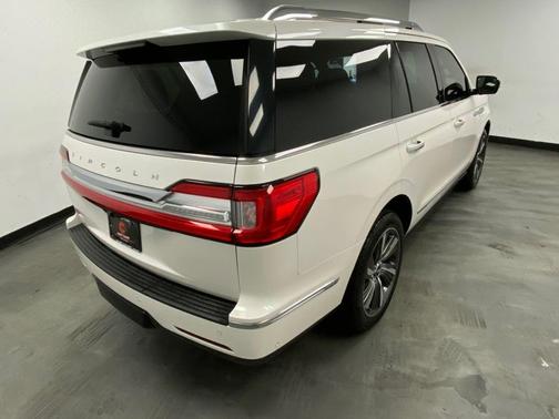 White Platinum Metallic Tri-Coat 2019 Lincoln Navigator Reserve