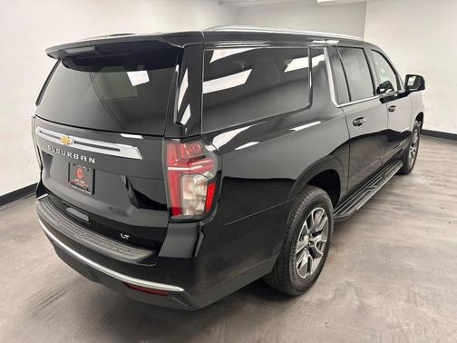 2023 Chevrolet Suburban LT