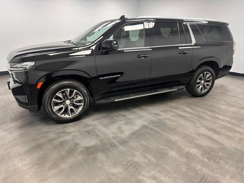 2023 Chevrolet Suburban LT