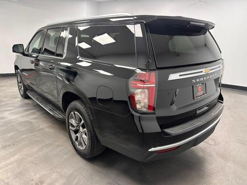 2023 Chevrolet Suburban LT